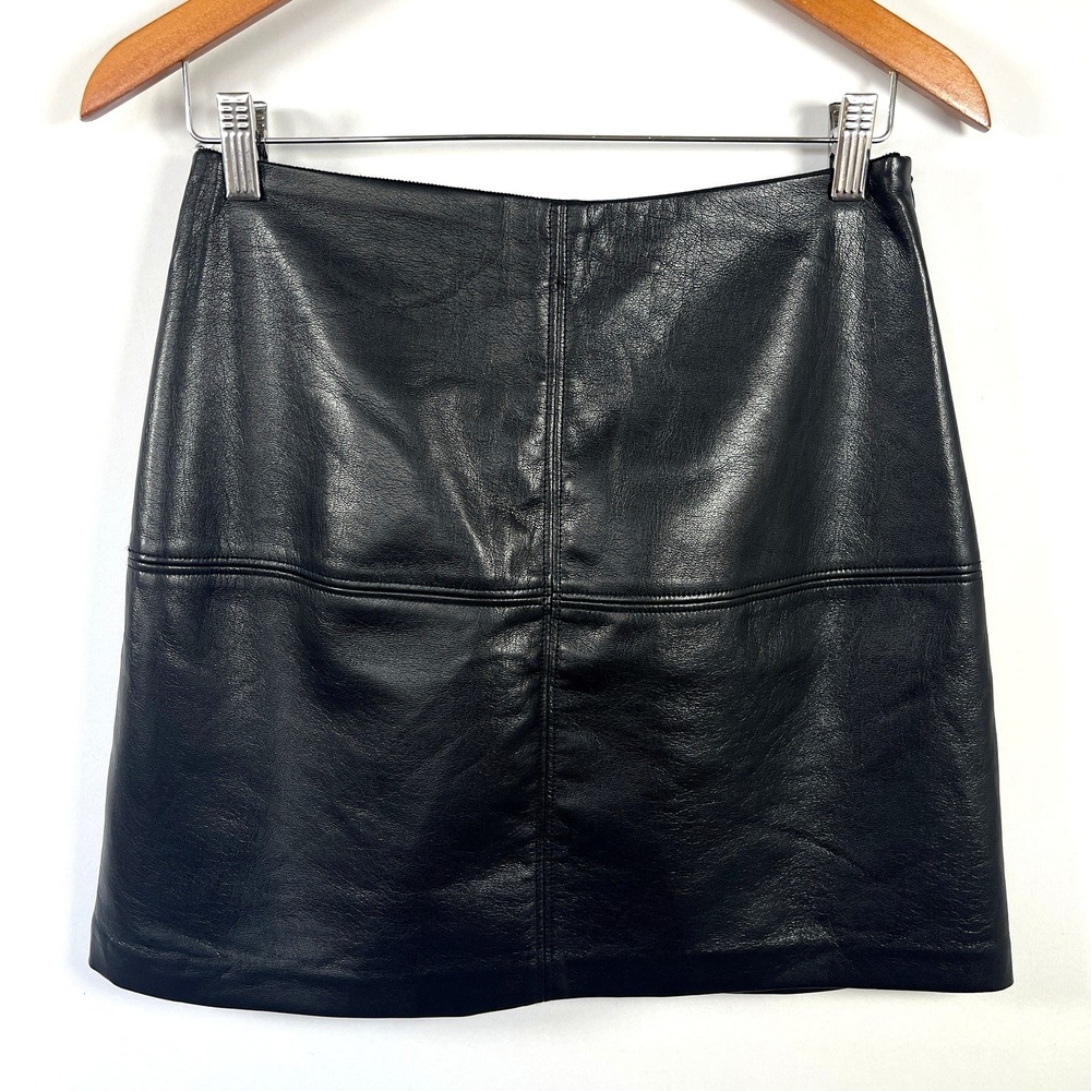 T Tahari  Womens Sleek Faux Leather Mini Skirt Size S Black 90s Grunge Night Out